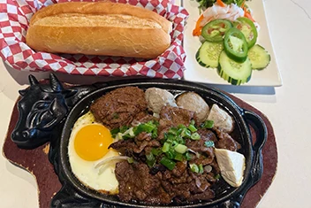 Grilled Pork Sauce Sandwich